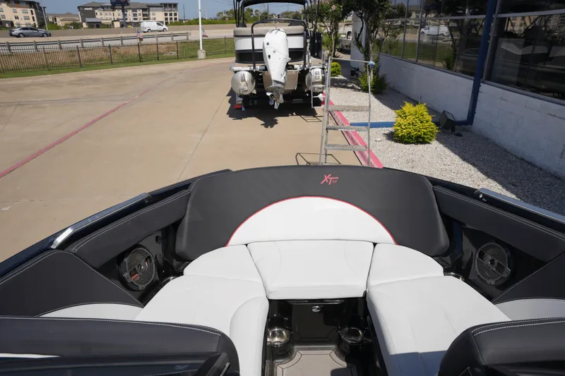 Slide: The Image of Mastercraft XT22 2019 - 27