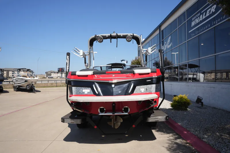 Slide: The Image of Mastercraft XT22 2019 - 3