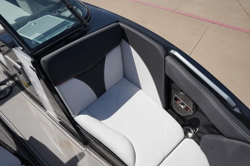 Slide: The Image of Mastercraft XT22 2019 - 32