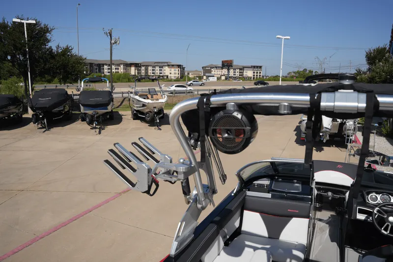 Slide: The Image of Mastercraft XT22 2019 - 9