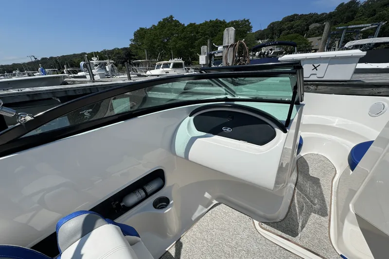 Slide: The Image of Sea Ray 185 Sport 2012 - 15
