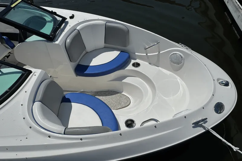Slide: The Image of Sea Ray 185 Sport 2012 - 17