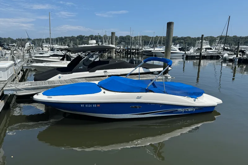 Slide: The Image of Sea Ray 185 Sport 2012 - 19