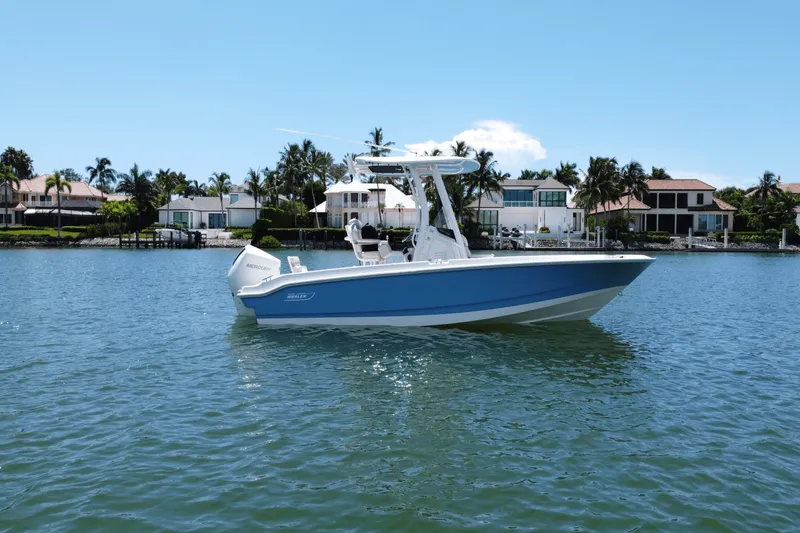 Slide: The Image of Boston Whaler 220 Dauntless 2026 - 0