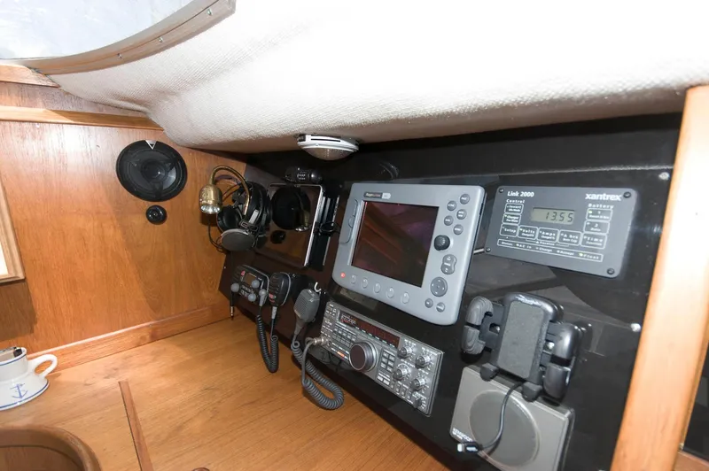 Slide: The Image of Navigation and communication equipment on a 1984 Jouet 1280 sailboat. - 32