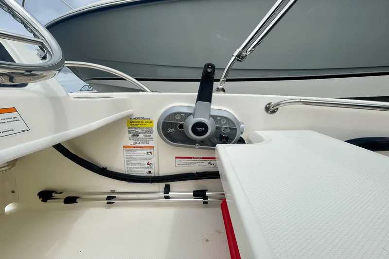 Slide: The Image of Boston Whaler 130 Super Sport 2026 - 5