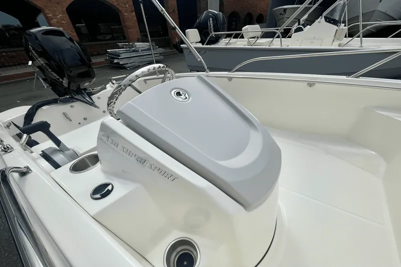 Slide: The Image of Boston Whaler 130 Super Sport 2026 - 7
