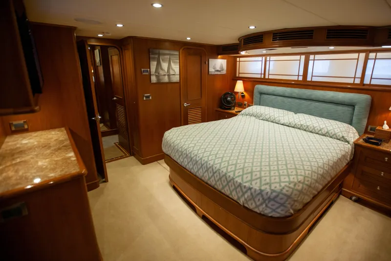 Slide: The Image of Outer Reef CLASSIC 70 MOTOR YACHT 2013 - 41