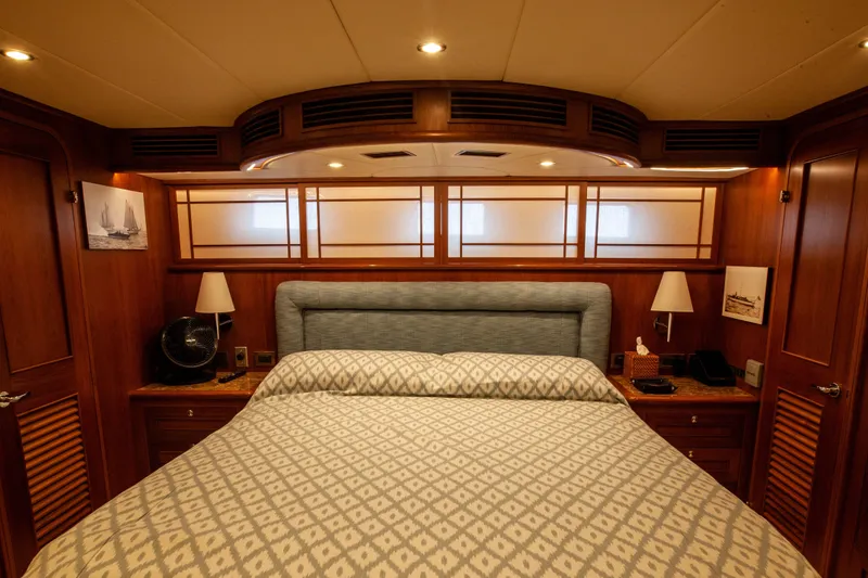 Slide: The Image of Outer Reef CLASSIC 70 MOTOR YACHT 2013 - 39