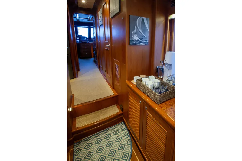 Slide: The Image of Outer Reef CLASSIC 70 MOTOR YACHT 2013 - 24