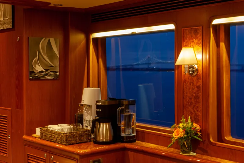 Slide: The Image of Outer Reef CLASSIC 70 MOTOR YACHT 2013 - 20