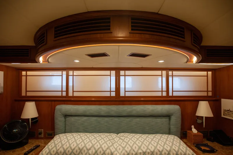 Slide: The Image of Outer Reef CLASSIC 70 MOTOR YACHT 2013 - 40