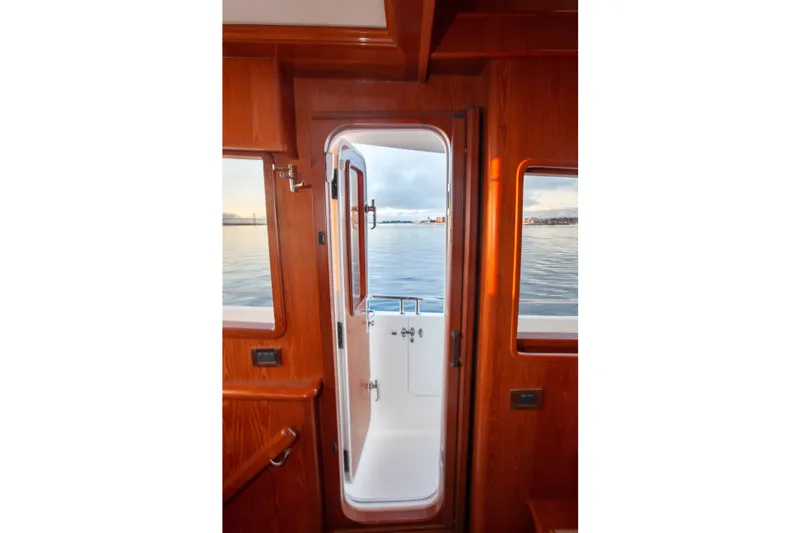 Slide: The Image of Outer Reef CLASSIC 70 MOTOR YACHT 2013 - 15