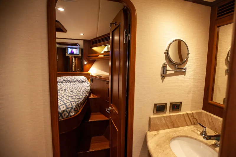 Slide: The Image of Outer Reef CLASSIC 70 MOTOR YACHT 2013 - 46