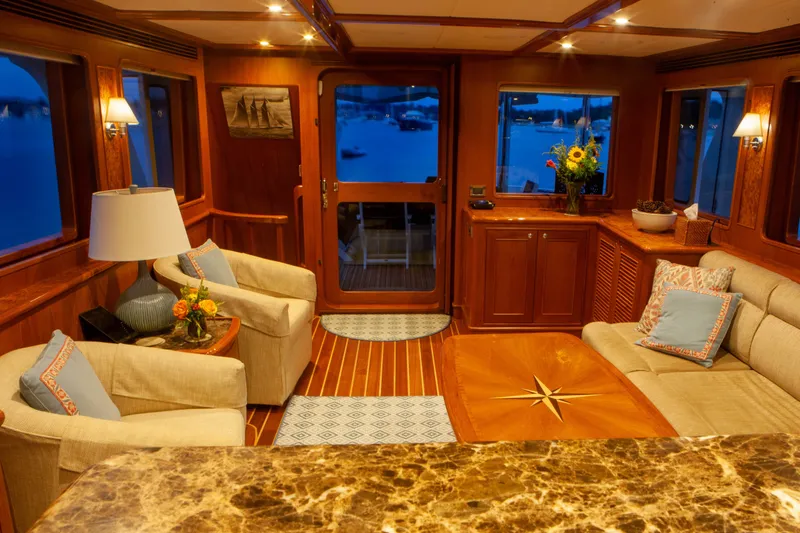 Slide: The Image of Outer Reef CLASSIC 70 MOTOR YACHT 2013 - 18