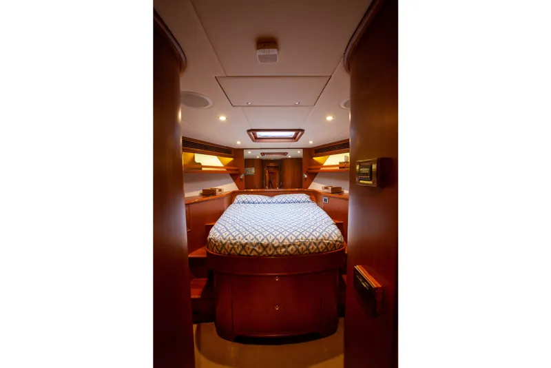 Slide: The Image of Outer Reef CLASSIC 70 MOTOR YACHT 2013 - 43
