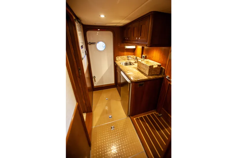 Slide: The Image of Outer Reef CLASSIC 70 MOTOR YACHT 2013 - 58