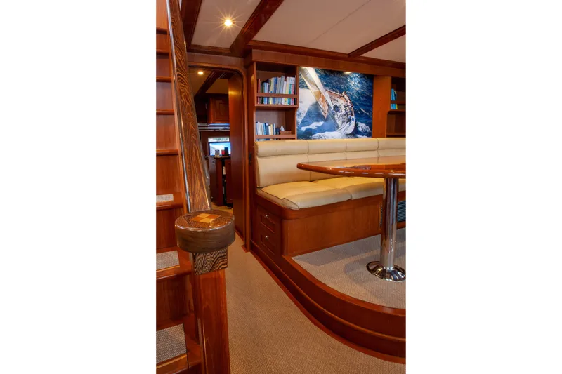 Slide: The Image of Outer Reef CLASSIC 70 MOTOR YACHT 2013 - 25