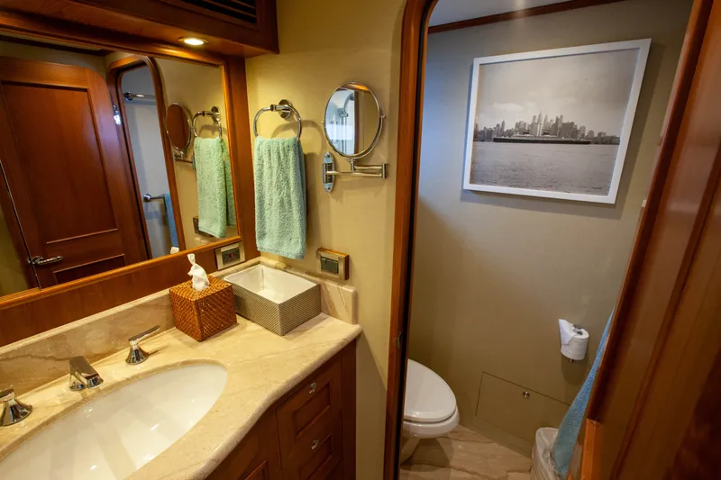 Slide: The Image of Outer Reef CLASSIC 70 MOTOR YACHT 2013 - 42