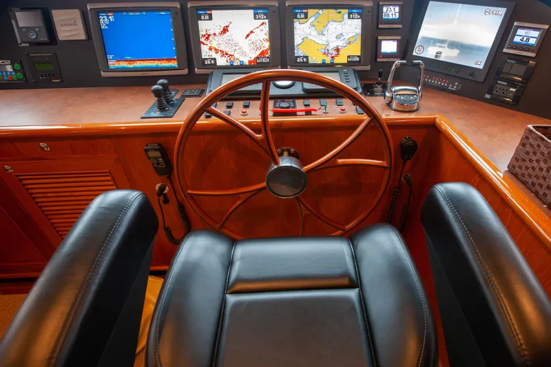 Slide: The Image of Outer Reef CLASSIC 70 MOTOR YACHT 2013 - 32