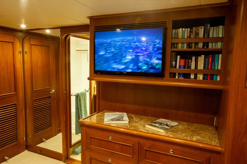 Slide: The Image of Outer Reef CLASSIC 70 MOTOR YACHT 2013 - 53