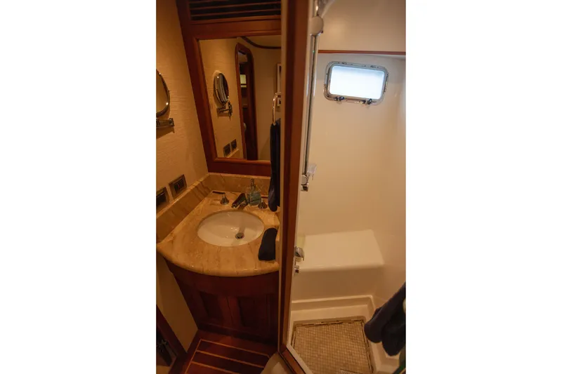 Slide: The Image of Outer Reef CLASSIC 70 MOTOR YACHT 2013 - 47