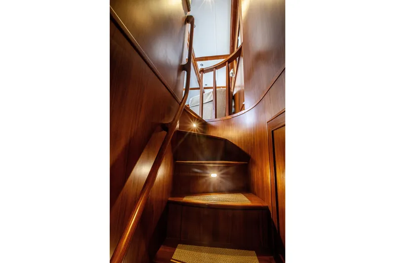 Slide: The Image of Outer Reef CLASSIC 70 MOTOR YACHT 2013 - 36
