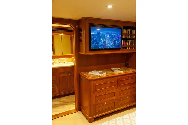 Slide: The Image of Outer Reef CLASSIC 70 MOTOR YACHT 2013 - 54