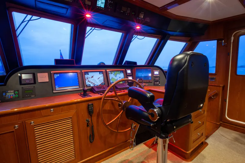 Slide: The Image of Outer Reef CLASSIC 70 MOTOR YACHT 2013 - 34
