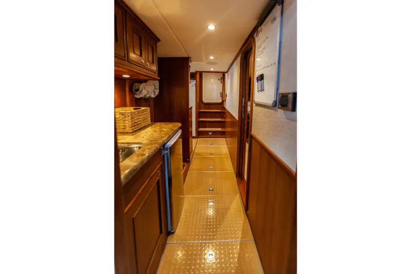 Slide: The Image of Outer Reef CLASSIC 70 MOTOR YACHT 2013 - 59
