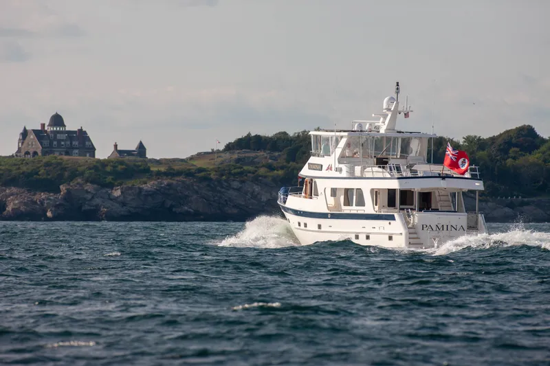 Slide: The Image of Outer Reef CLASSIC 70 MOTOR YACHT 2013 - 76