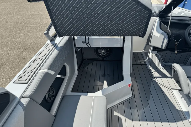 Slide: The Image of Nautique GS24SUPER AIR 2026 - 27