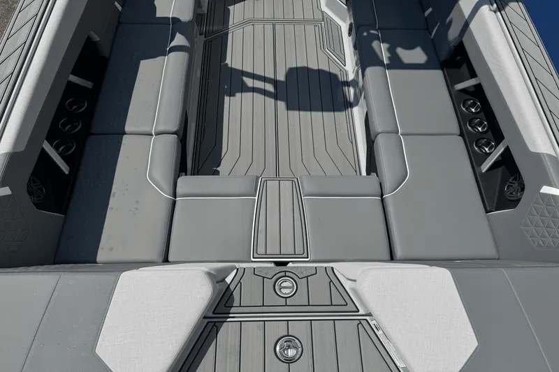 Slide: The Image of Nautique Super Air Nautique GS24 2026 - 12