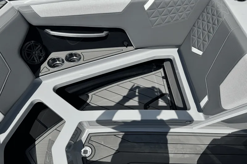 Slide: The Image of Nautique Super Air Nautique GS24 2026 - 39