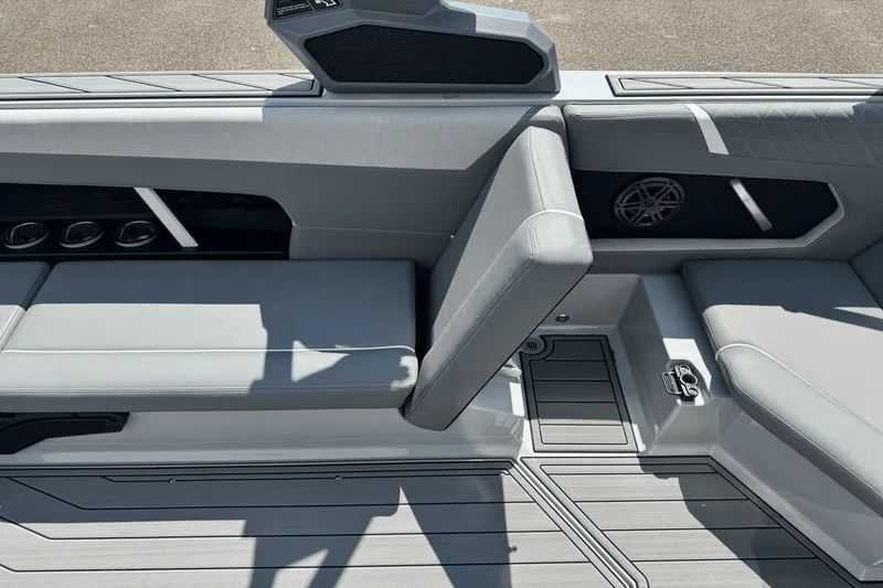Slide: The Image of Nautique Super Air Nautique GS24 2026 - 24