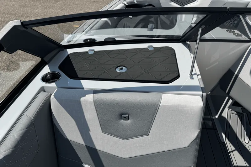 Slide: The Image of Nautique Super Air Nautique GS24 2026 - 28