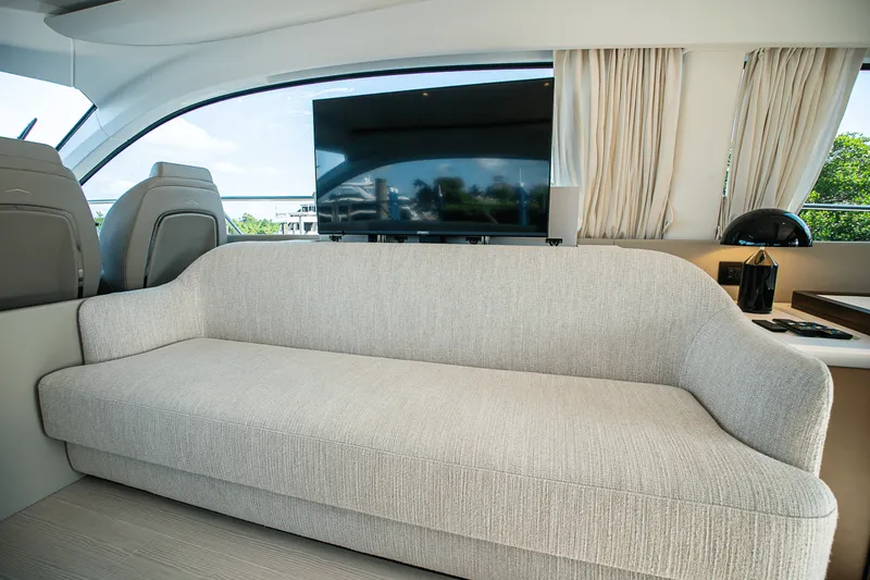 Slide: The Image of Azimut Fly 53 2026 - 15