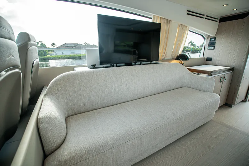 Slide: The Image of Azimut Fly 53 2026 - 17