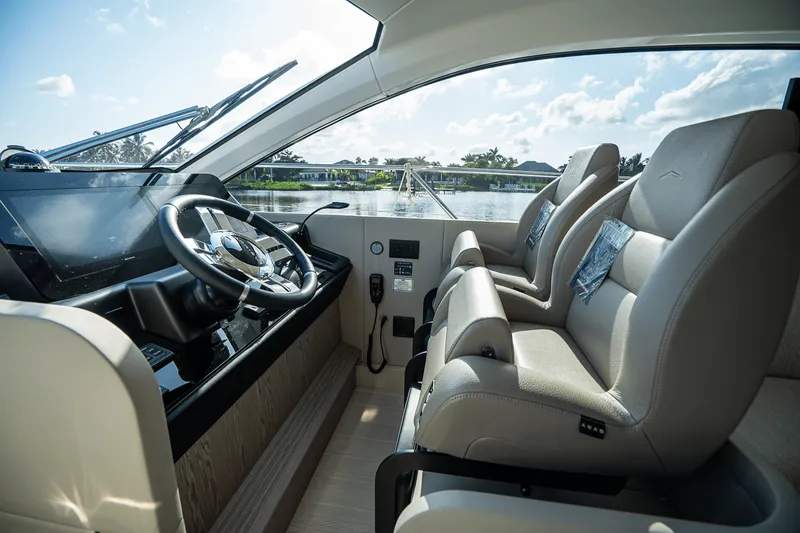 Slide: The Image of Azimut Fly 53 2026 - 20