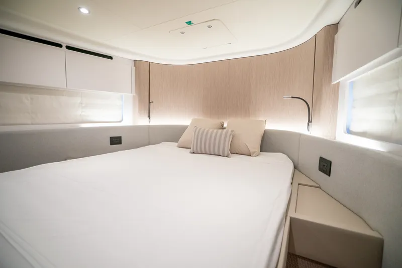 Slide: The Image of Azimut Fly 53 2026 - 26