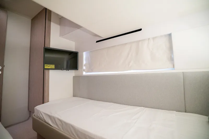 Slide: The Image of Azimut Fly 53 2026 - 37