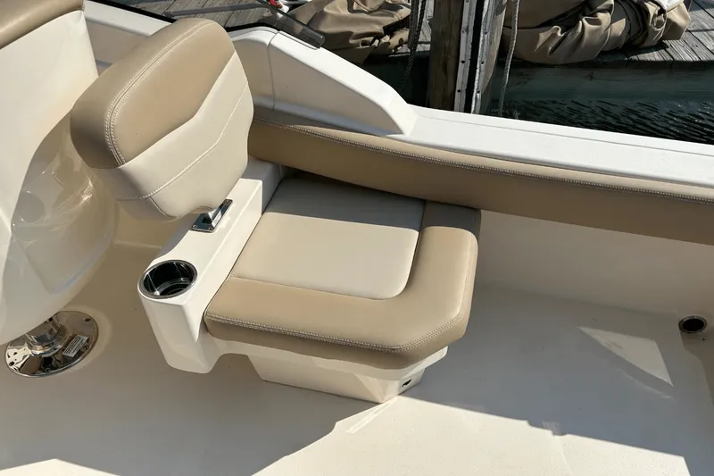 Slide: The Image of Scout 215 DORADO 2022 - 14