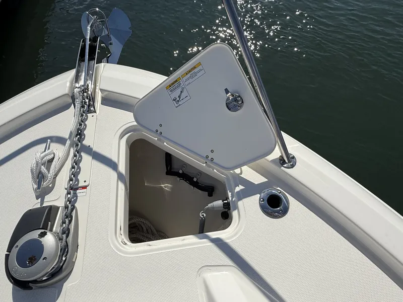 Slide: The Image of Boston Whaler 325 Conquest 2026 - 18