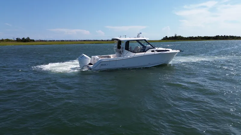 Slide: The Image of Boston Whaler 325 Conquest 2026 - 4