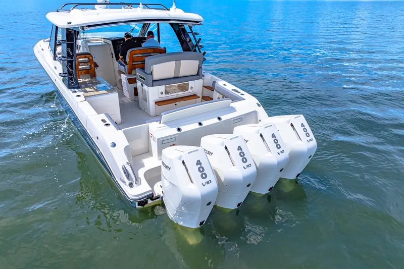 Slide: The Image of Boston Whaler 380 Realm 2025 - 11