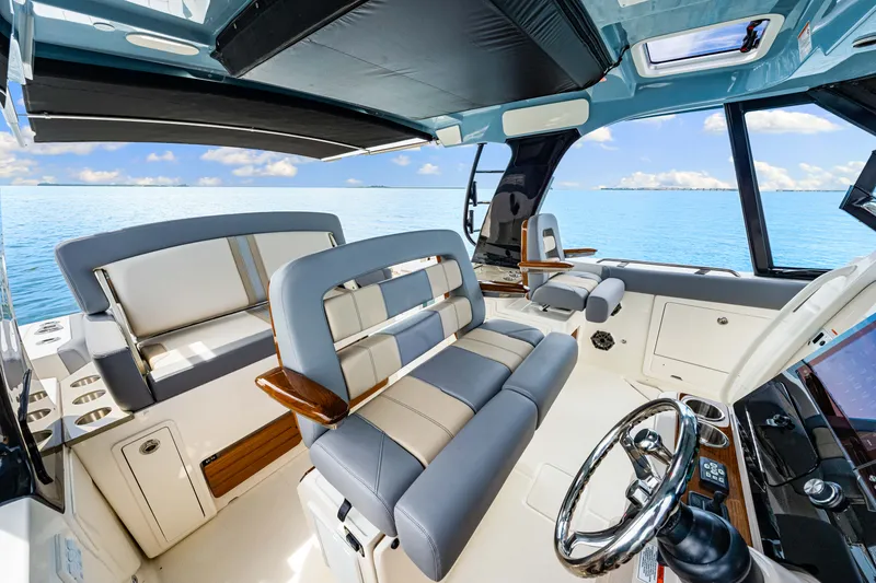 Slide: The Image of Boston Whaler 380 Realm 2025 - 25