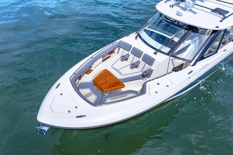 Slide: The Image of Boston Whaler 380 Realm 2025 - 3