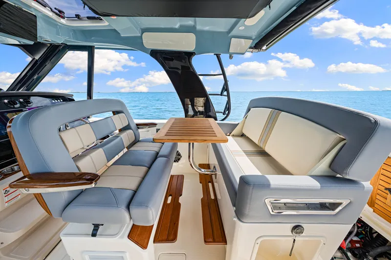 Slide: The Image of Boston Whaler 380 Realm 2025 - 30