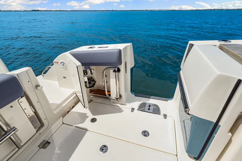 Slide: The Image of Boston Whaler 380 Realm 2025 - 35