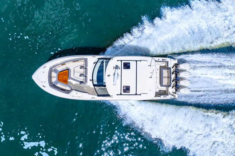 Slide: The Image of Boston Whaler 380 Realm 2025 - 8